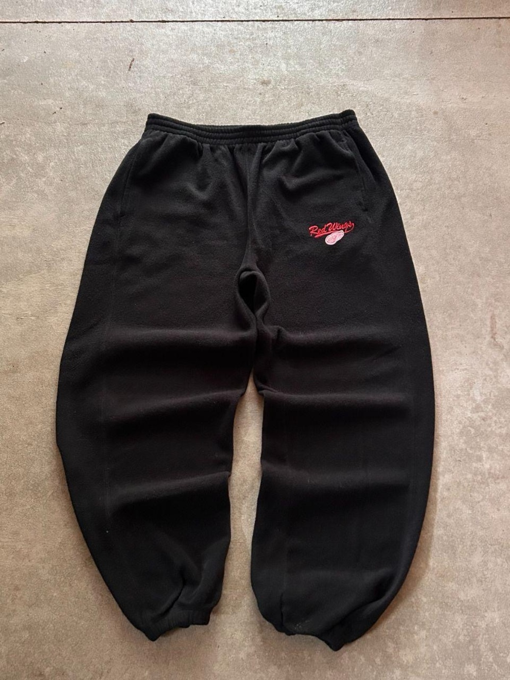 Pro Edge Detroit red wings NHL hockey Black men’s Sweatpants with Red Logo